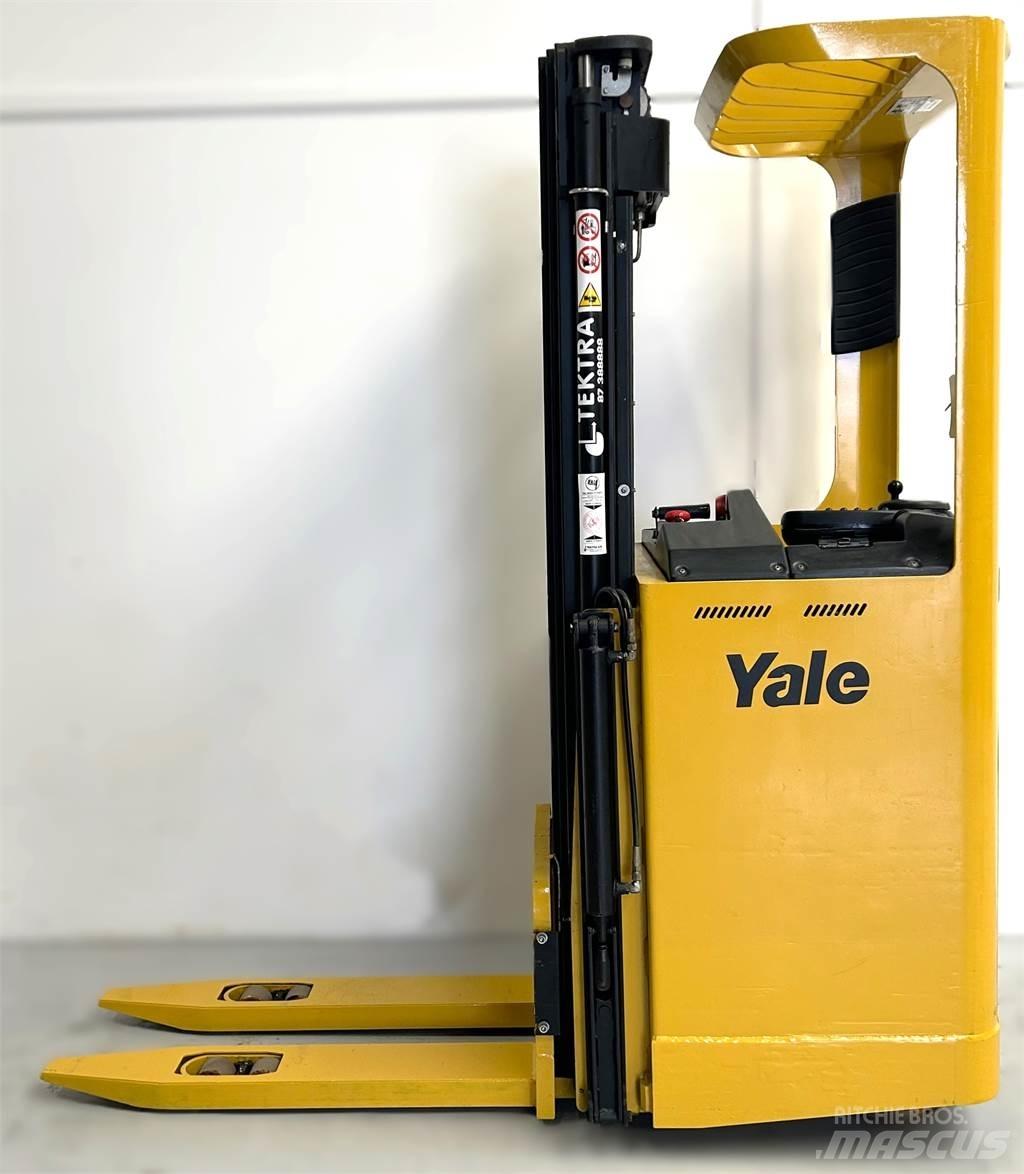 Yale SMS12S Selbstfahrstapler