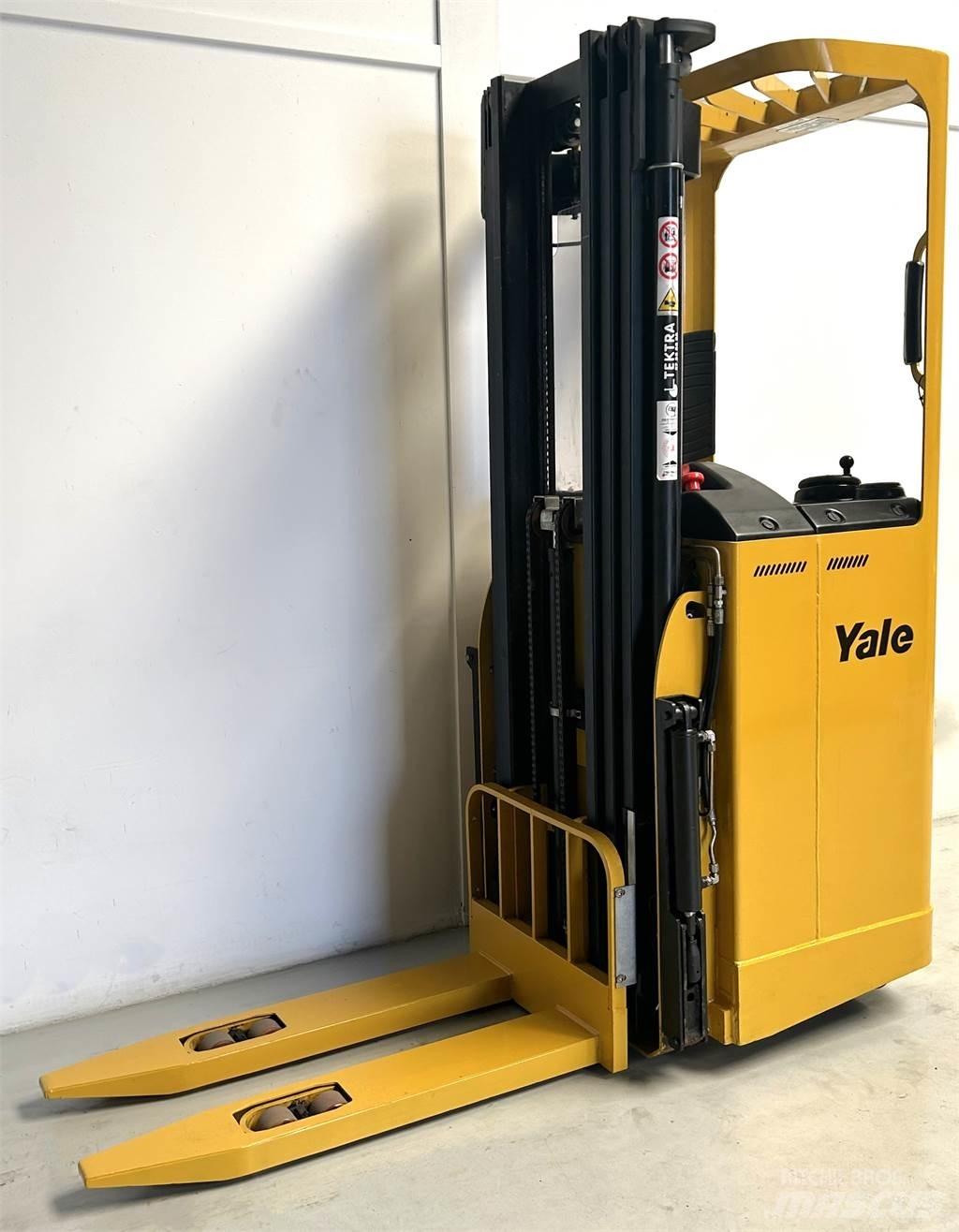 Yale SMS12S Selbstfahrstapler