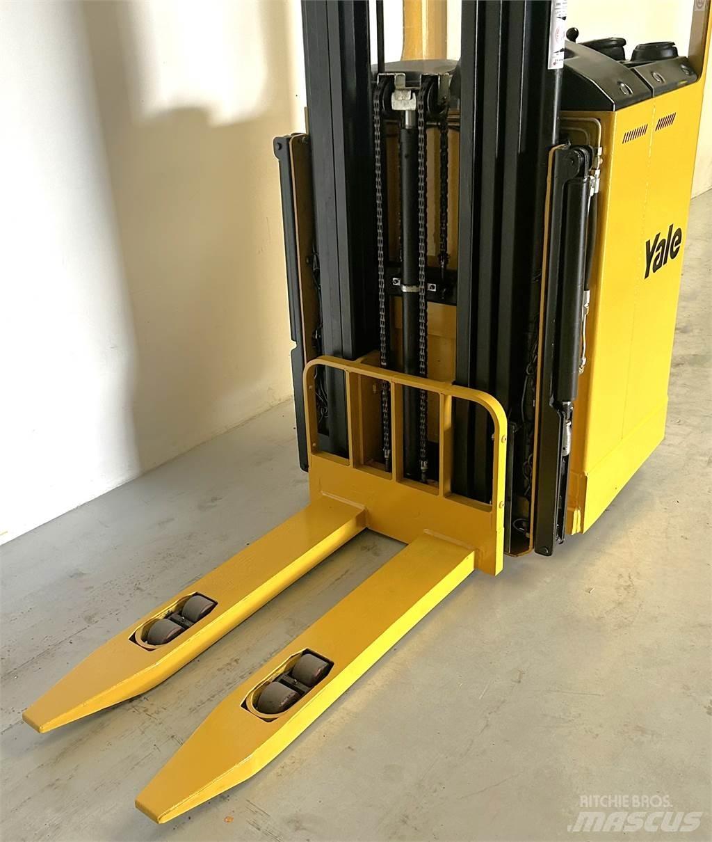 Yale SMS15S Selbstfahrstapler