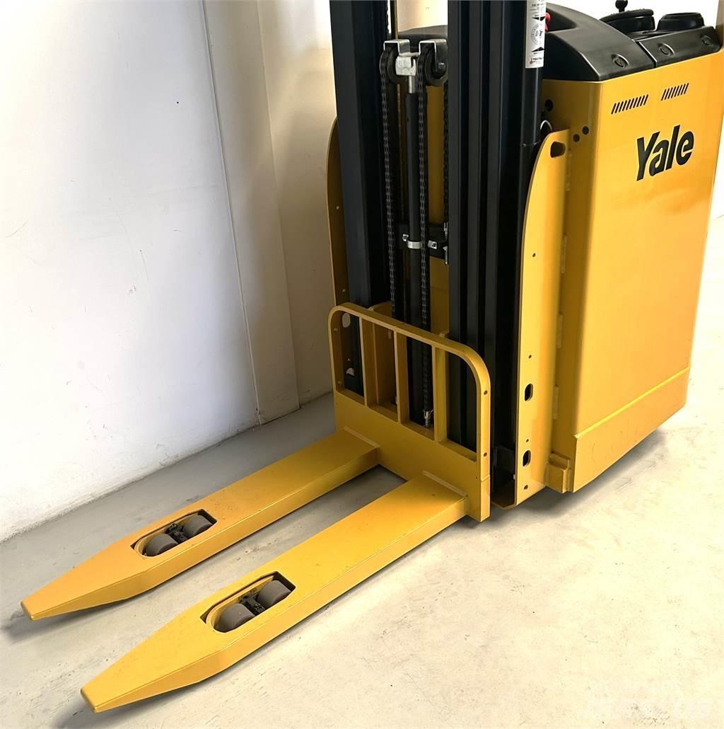 Yale SMS15S Selbstfahrstapler