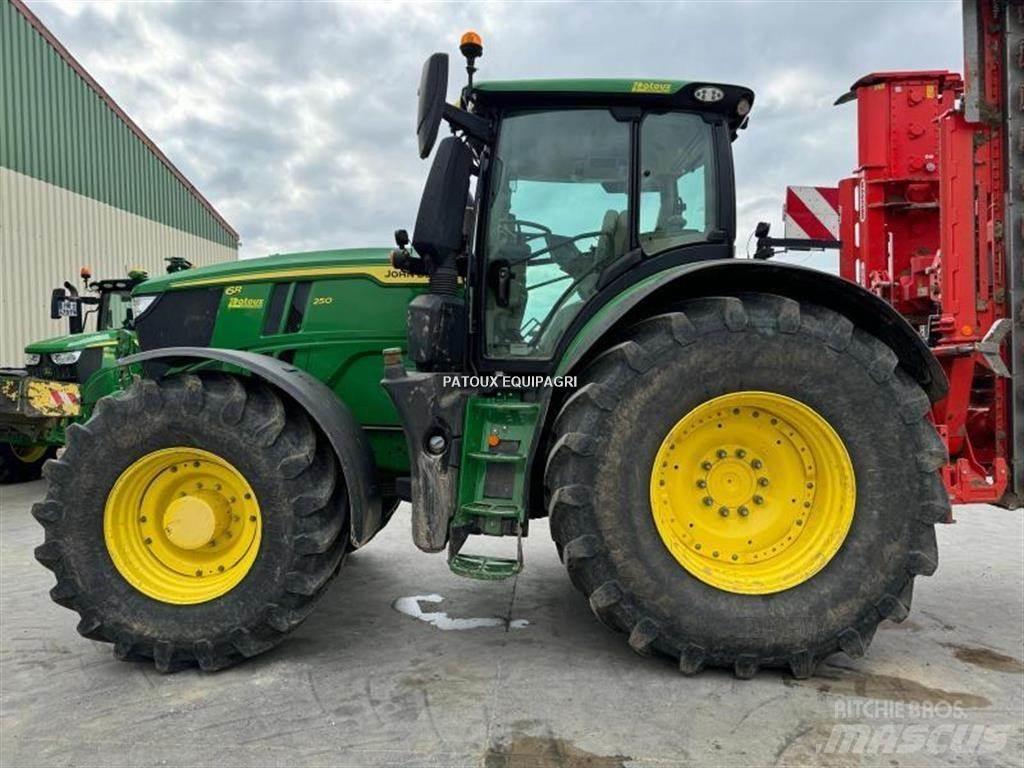 John Deere 6R250 Traktoren