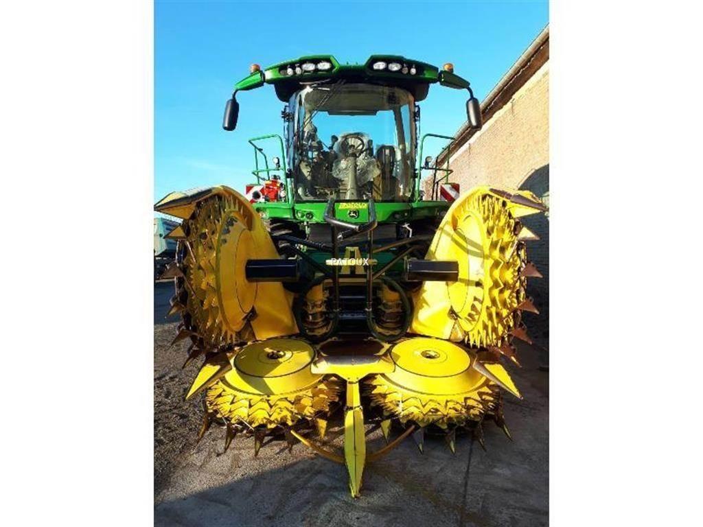 John Deere 8400 Feldhäcksler