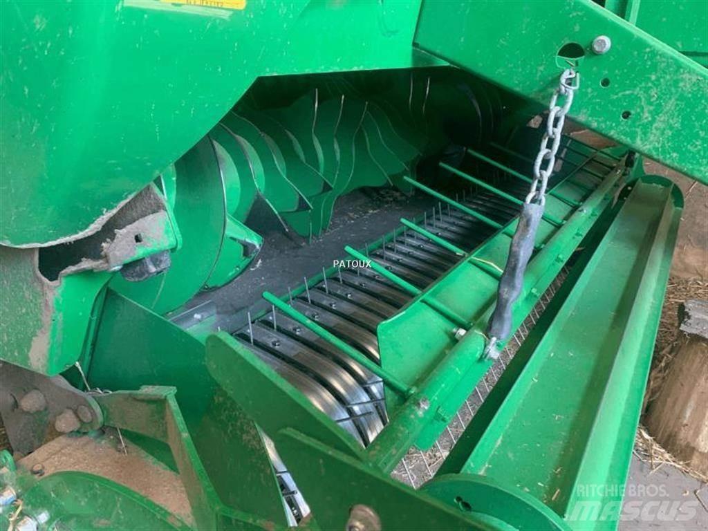 John Deere V461M Rundballenpressen