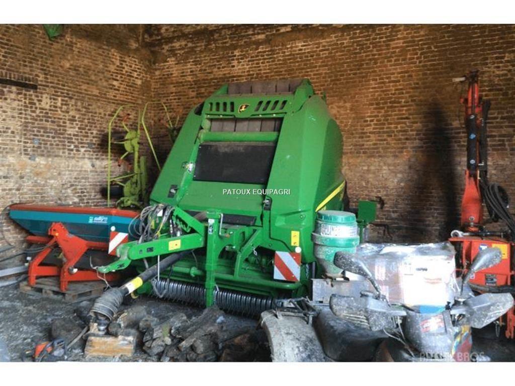 John Deere V461M Rundballenpressen