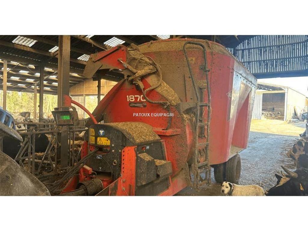 Kuhn 1870 Futtermischwagen
