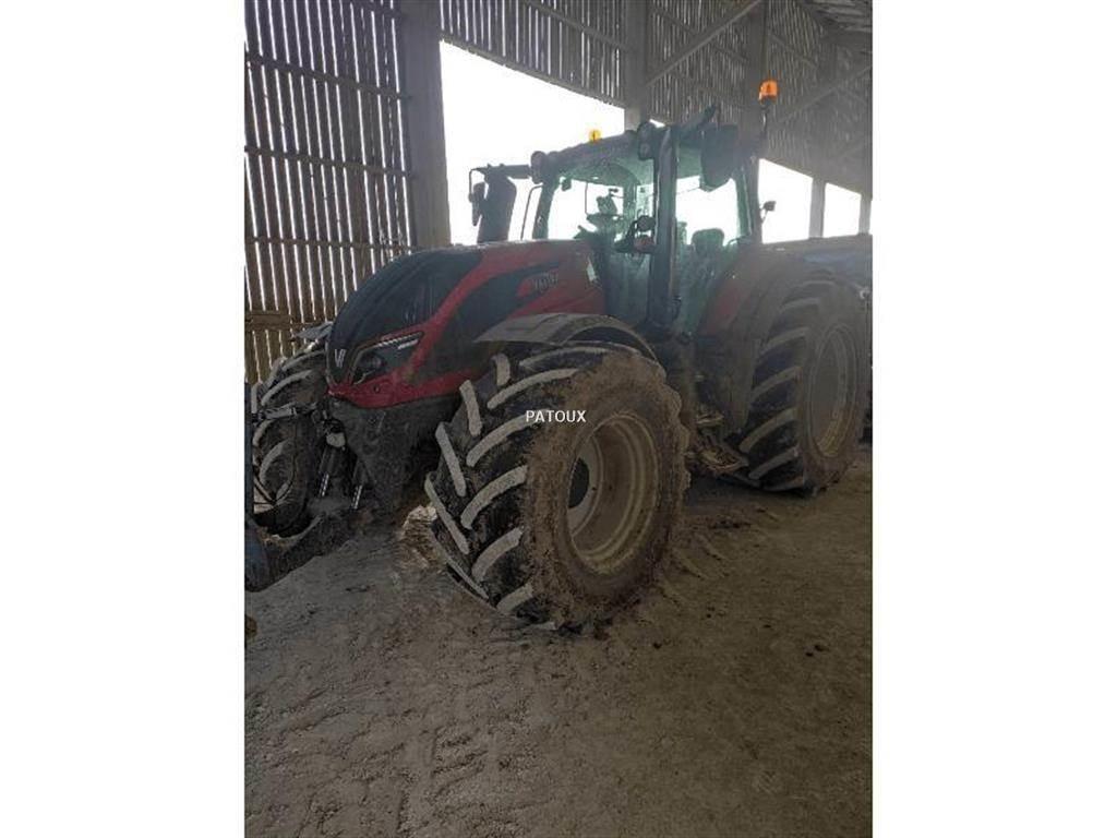 Valtra T214 DIRECT Traktoren