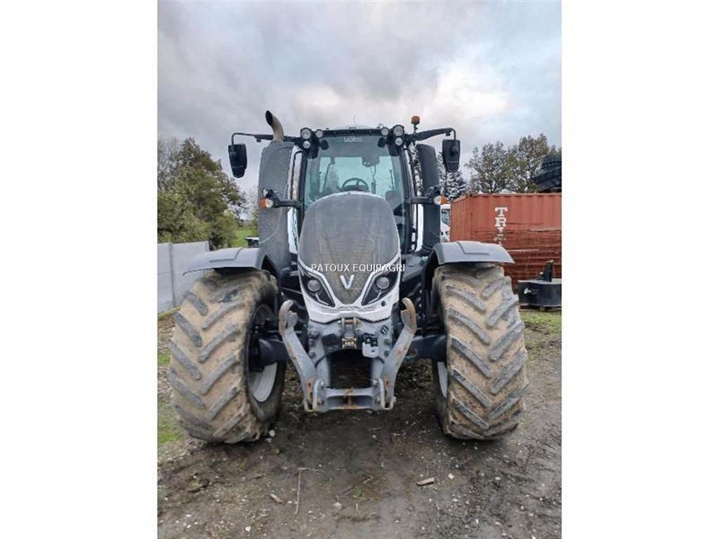 Valtra T214 DIRECT Traktoren