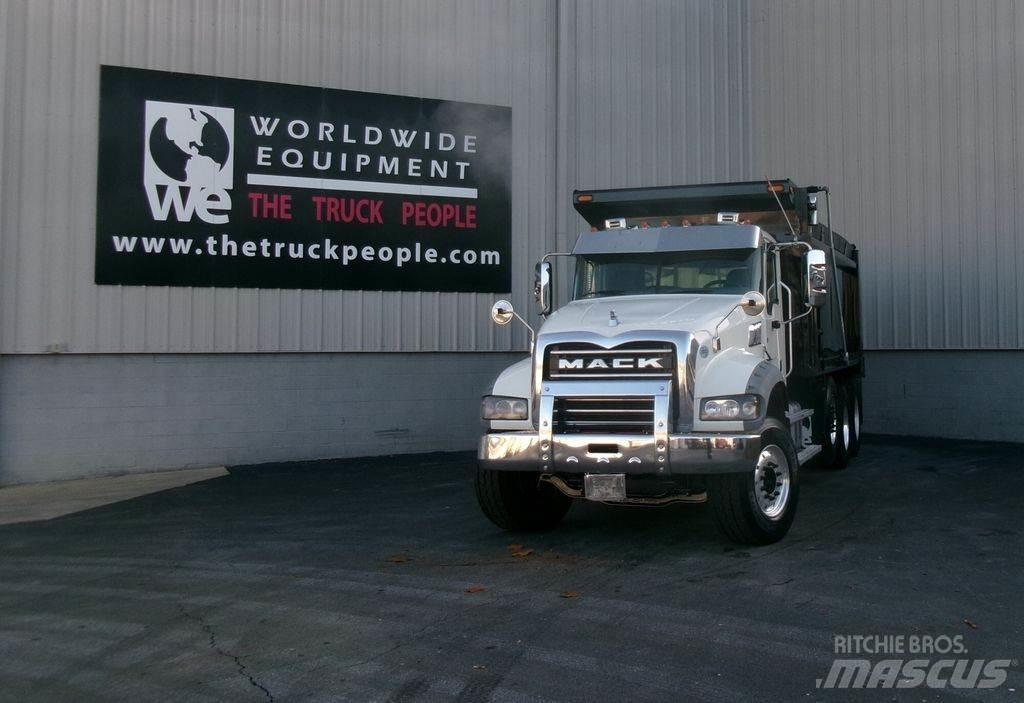 Mack GR64F Kipper