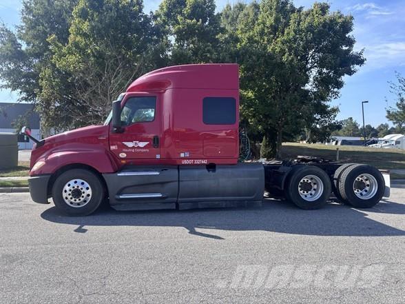 International LT Sattelzugmaschinen