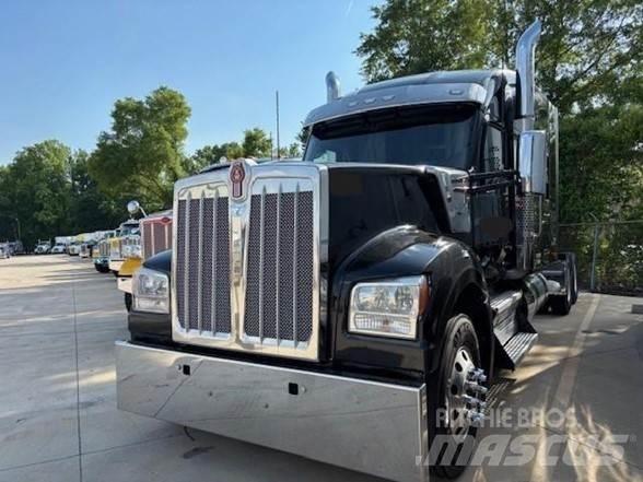 Kenworth W990 Sattelzugmaschinen