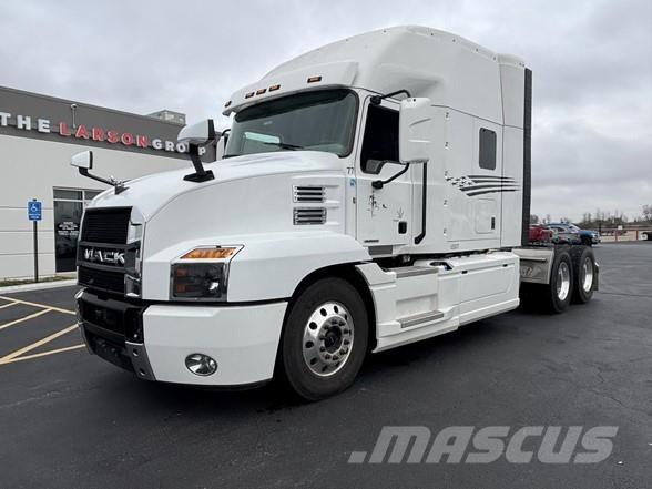 Mack ANTHEM 64T Sattelzugmaschinen