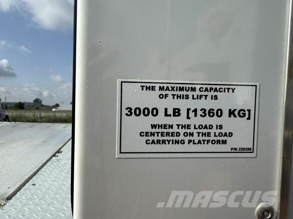 Peterbilt 536 Kofferaufbau