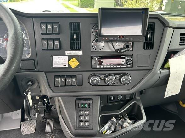 Peterbilt 537 Sonstige Baumaschinen