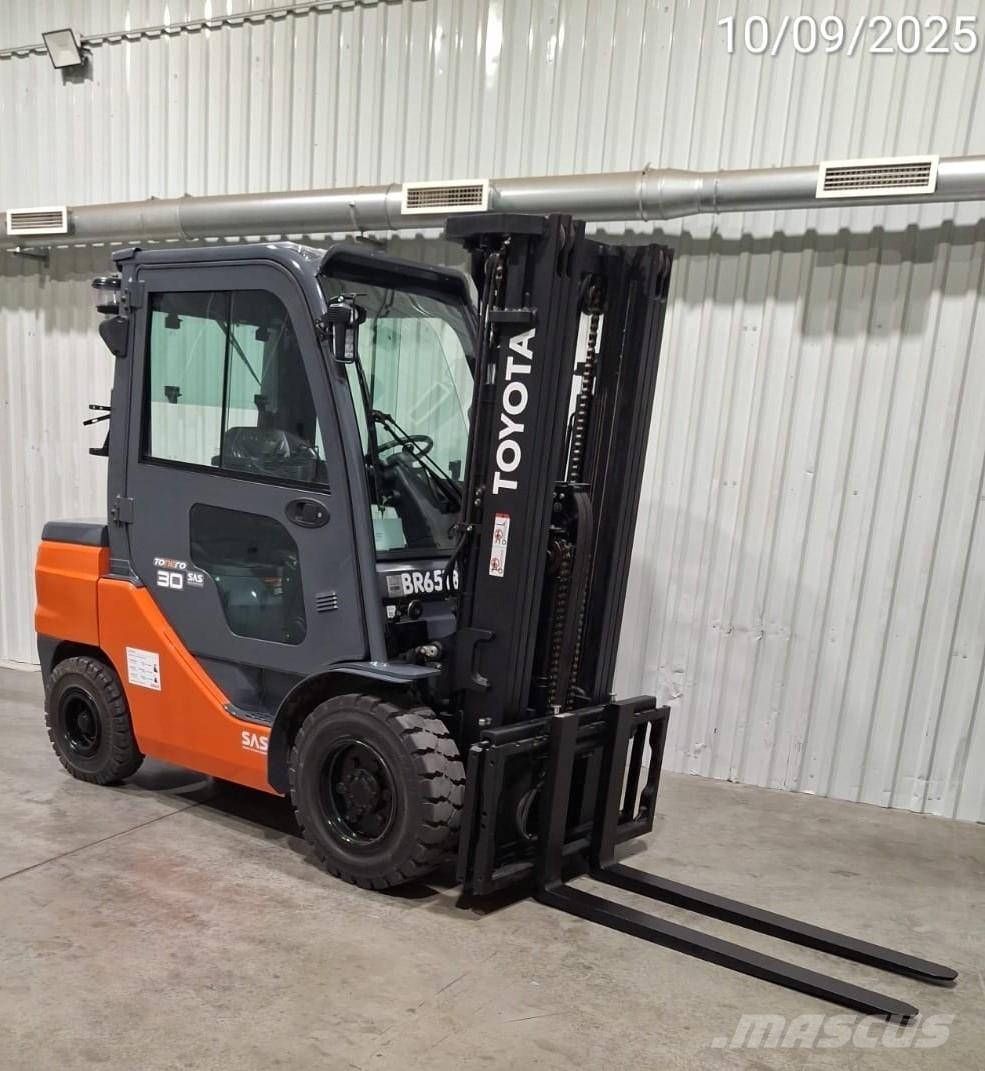 Toyota 52-8FDF30 Dieselstapler