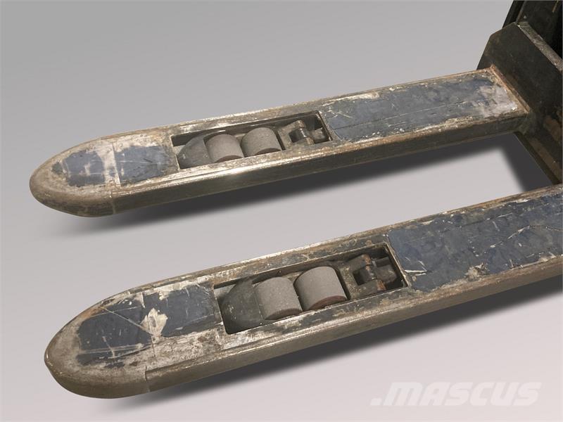 BT SWE120L Deichselstapler