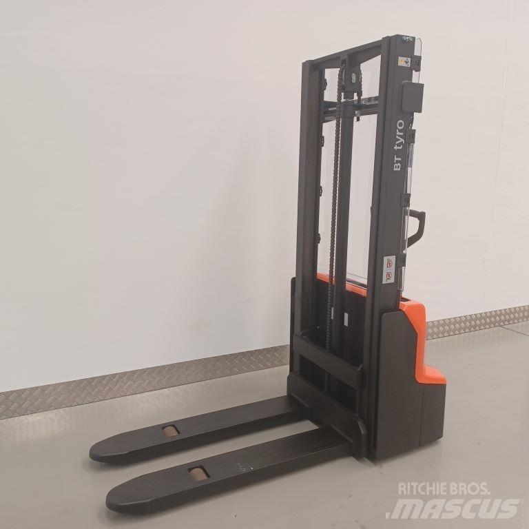 BT SHE100 Handgeführter Palettenstapler