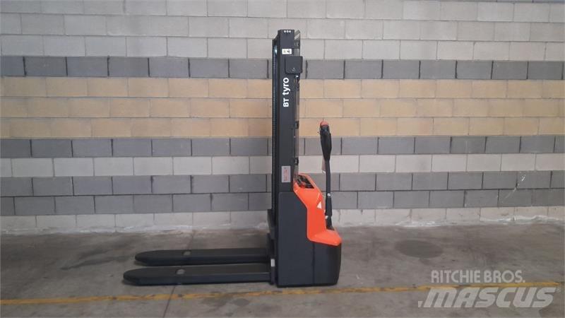 BT SHE100 Handgeführter Palettenstapler