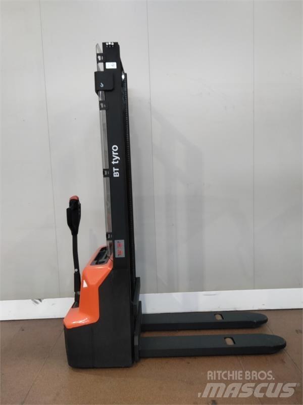 BT SHE100 Handgeführter Palettenstapler