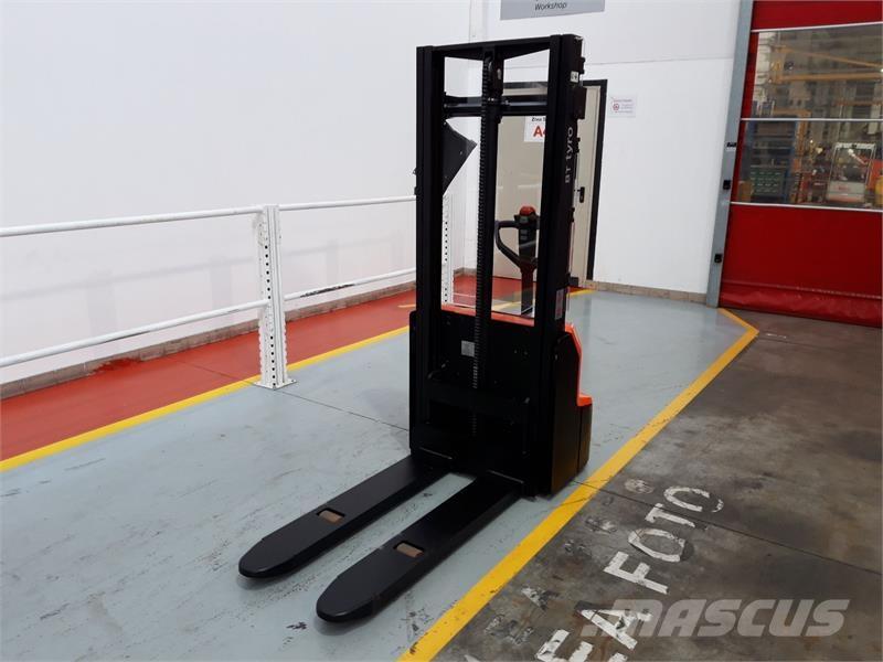 BT SHE100 Handgeführter Palettenstapler