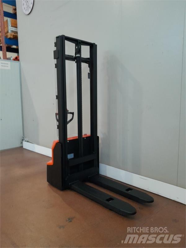 BT SHE100 Handgeführter Palettenstapler