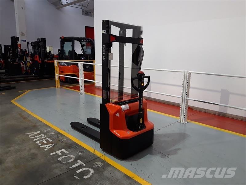 BT SHE100 Handgeführter Palettenstapler