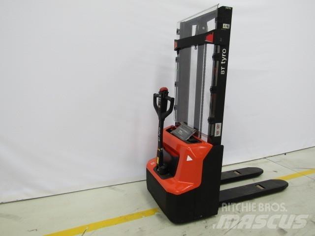 BT SHE100 Handgeführter Palettenstapler