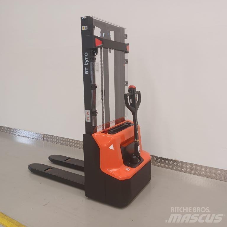BT SHE100 Handgeführter Palettenstapler