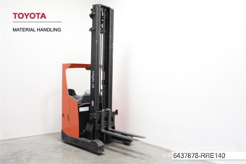 BT RRE140 Schubmaststapler