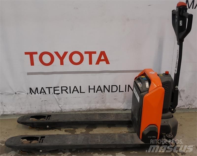 BT LHE130 Elektrostapler