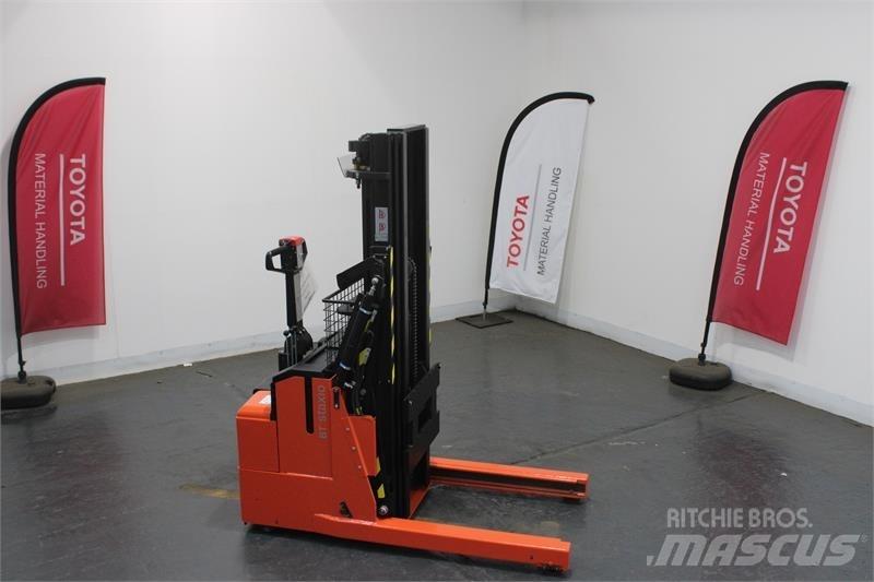 BT RWE120 Handgeführter Palettenstapler