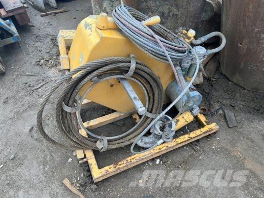  Dérouleuse Sonstige Baumaschinen