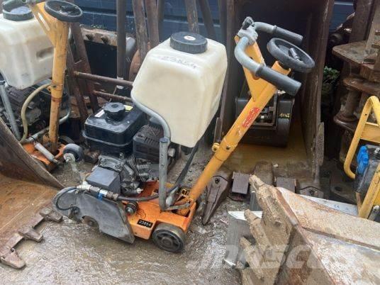  Scie à sol HUSQVARNA Sonstige Baumaschinen