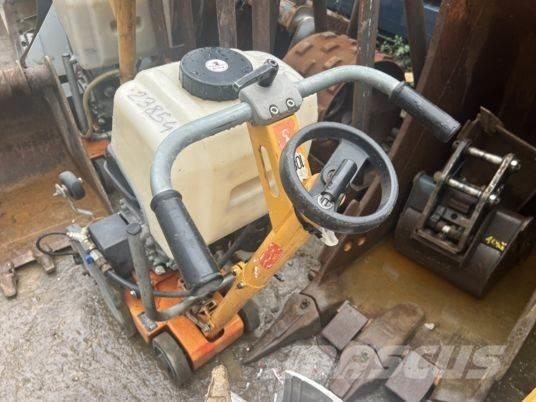  Scie à sol HUSQVARNA Sonstige Baumaschinen