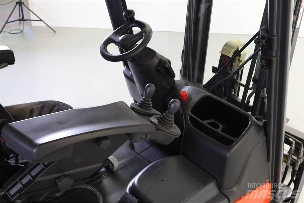 Linde E16L-01 Elektrostapler