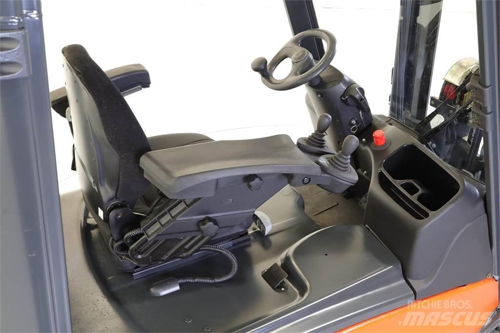 Linde E16L-01 Elektrostapler