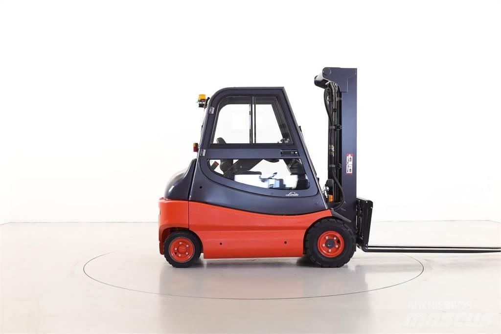 Linde E30-02/336 Elektrostapler