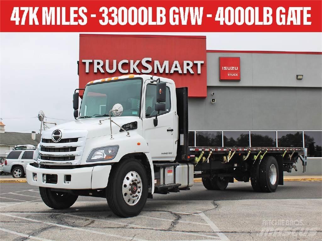 Hino 338 Pritschenwagen/Pritschenwagen mit Seitenklappe