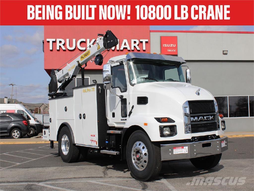 Mack MD6 Kranwagen