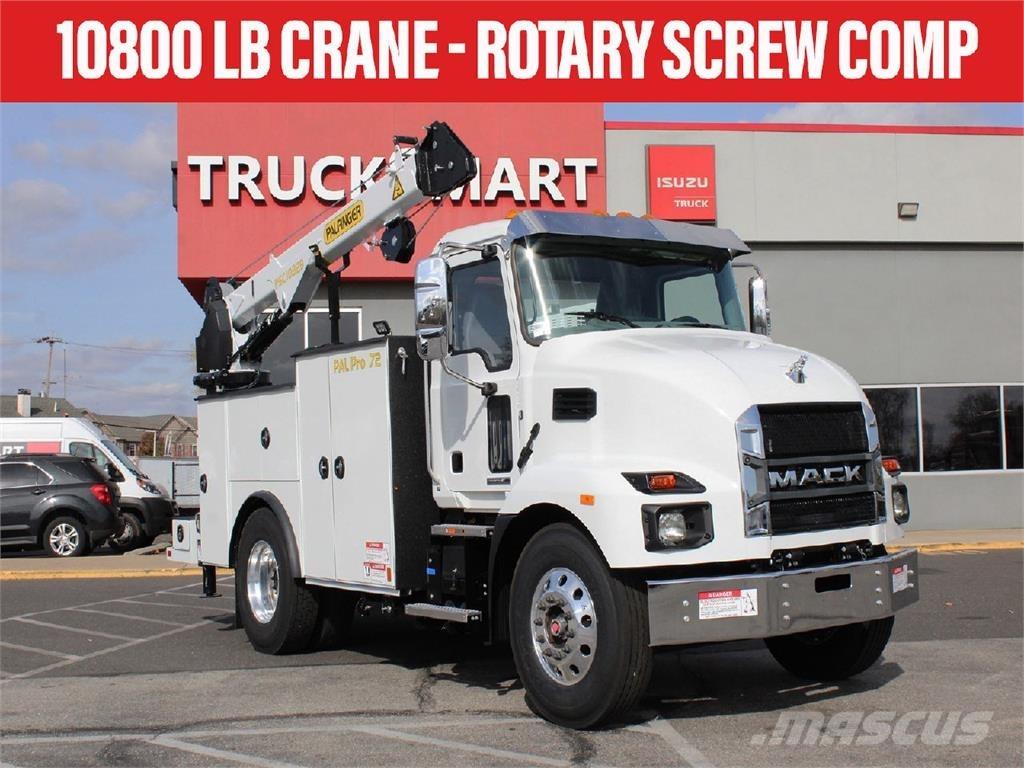 Mack MD6 Kranwagen