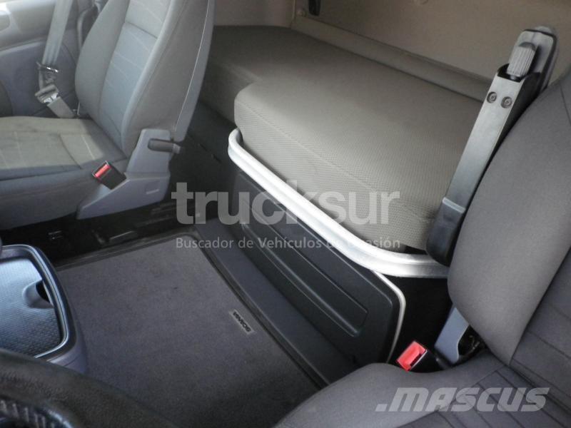 Scania R490 Sattelzugmaschinen