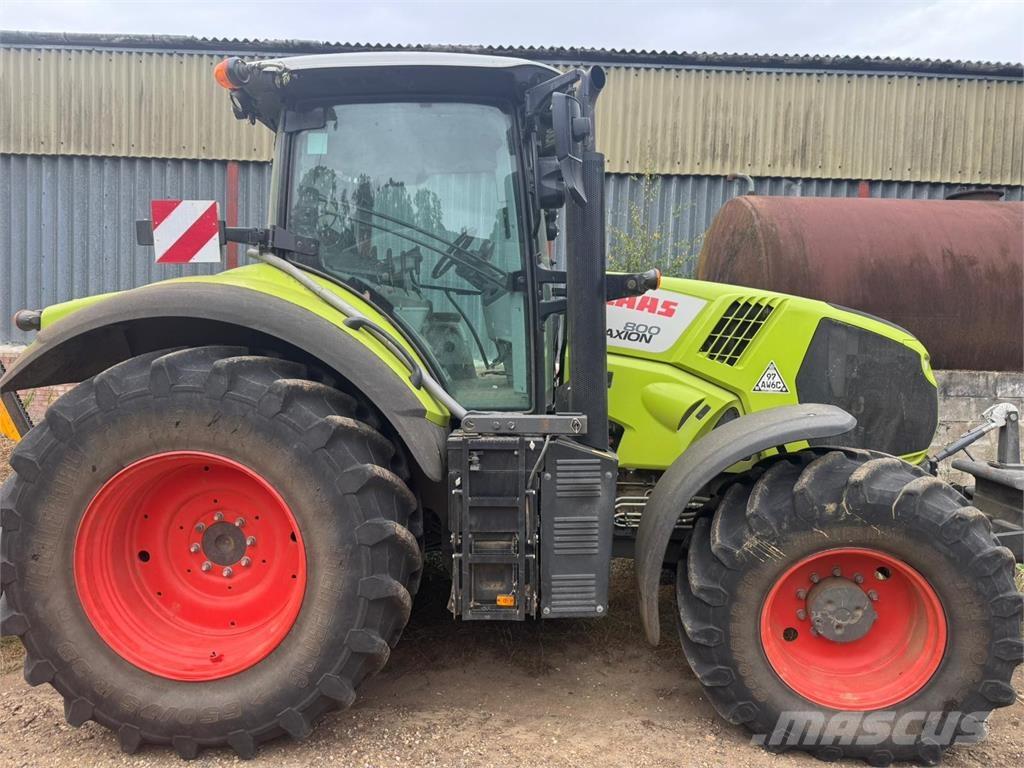 CLAAS AXION 800 Traktoren