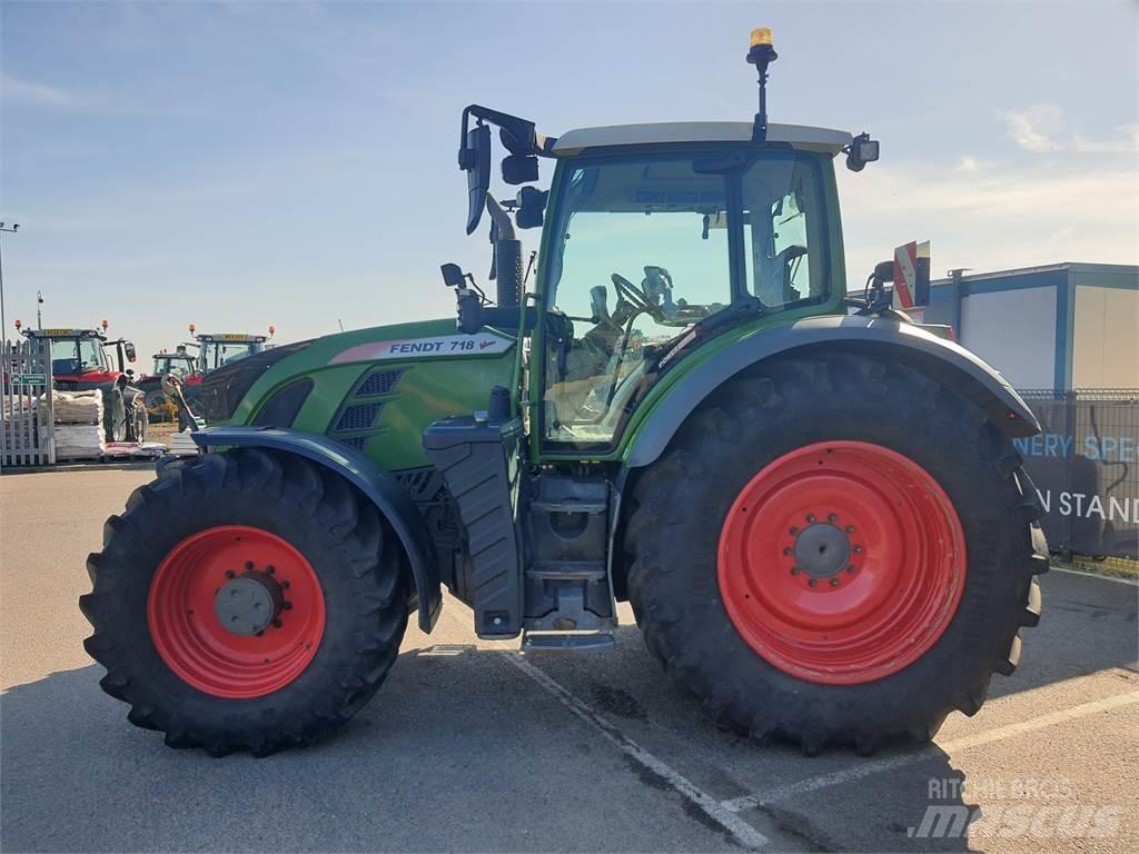 Fendt 718 VARIO S4 Traktoren