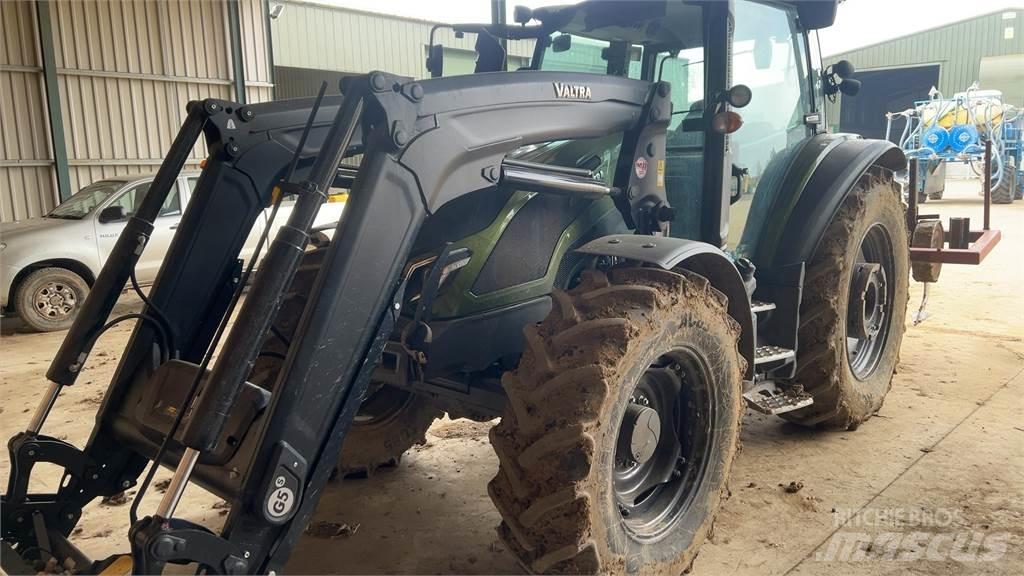 Valtra G135A Traktoren