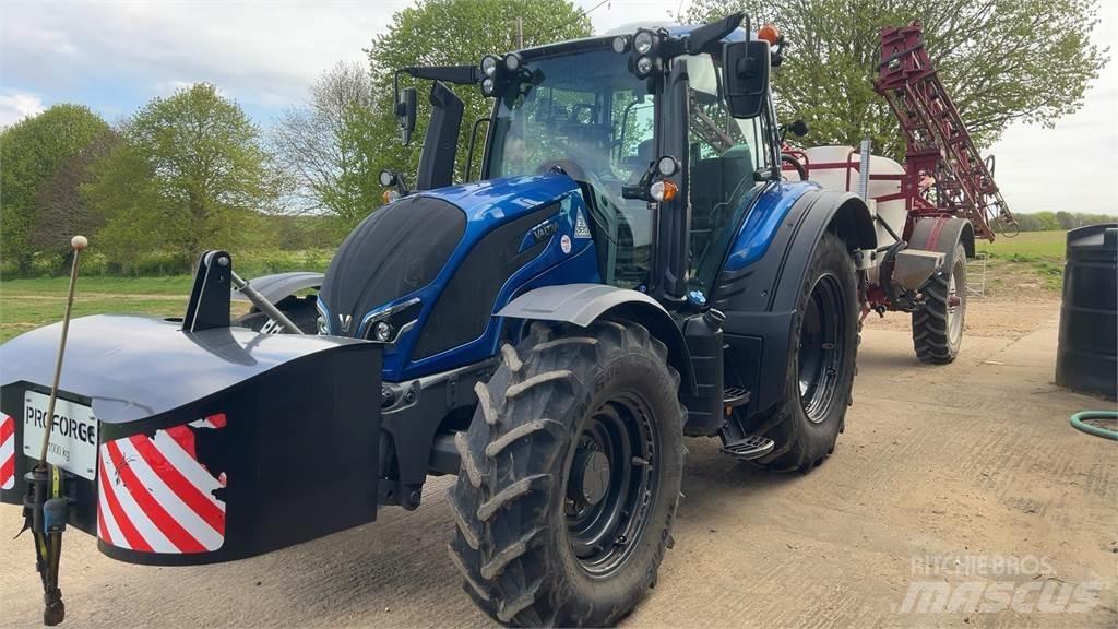 Valtra N155EV Traktoren