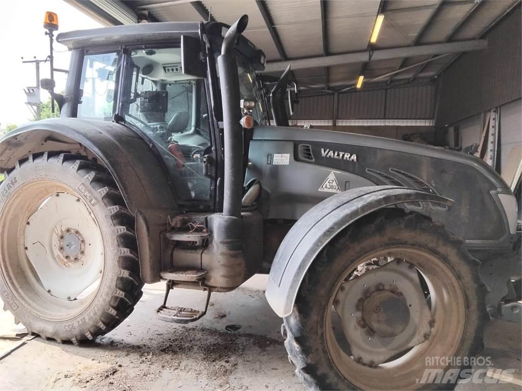 Valtra T183V Traktoren