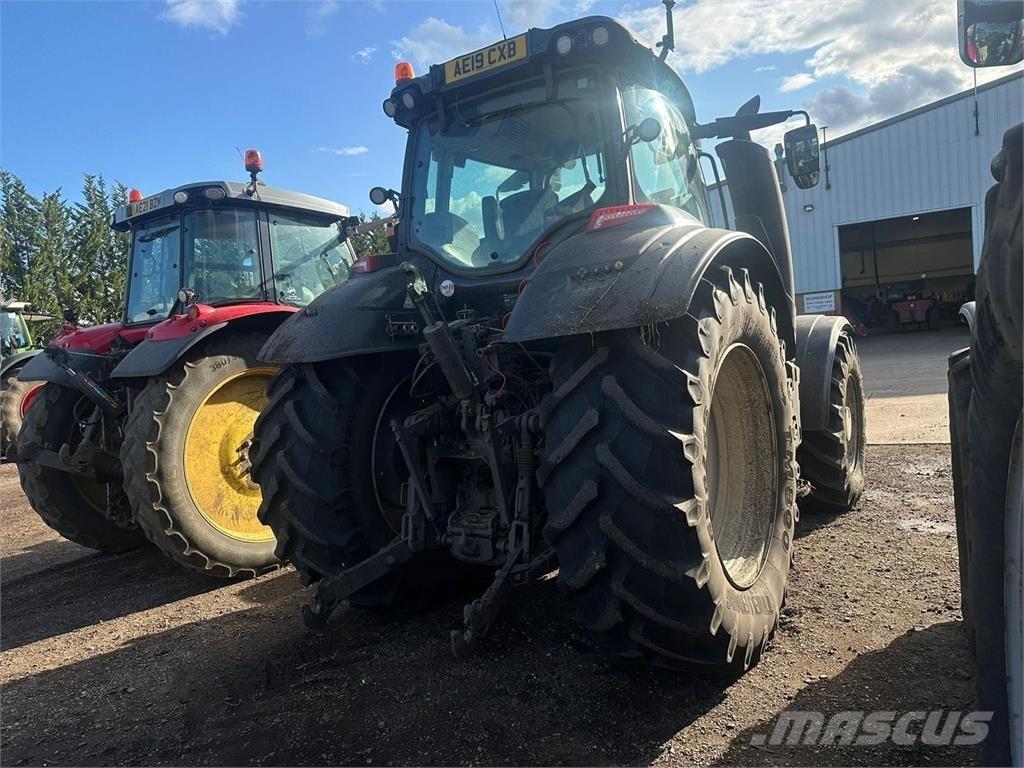 Valtra T234D Traktoren