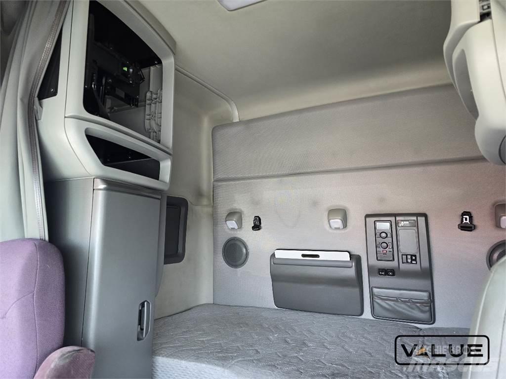 Volvo VNL740 Sattelzugmaschinen