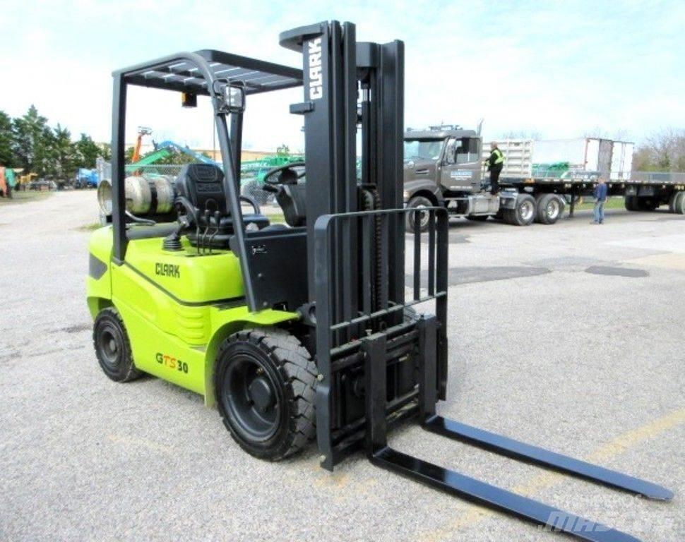 Clark GTS30L Sonstige Baumaschinen