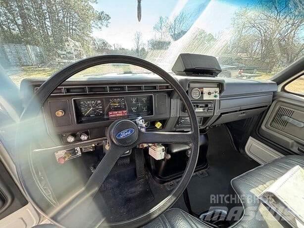 Ford F-800 Sonstige Baumaschinen