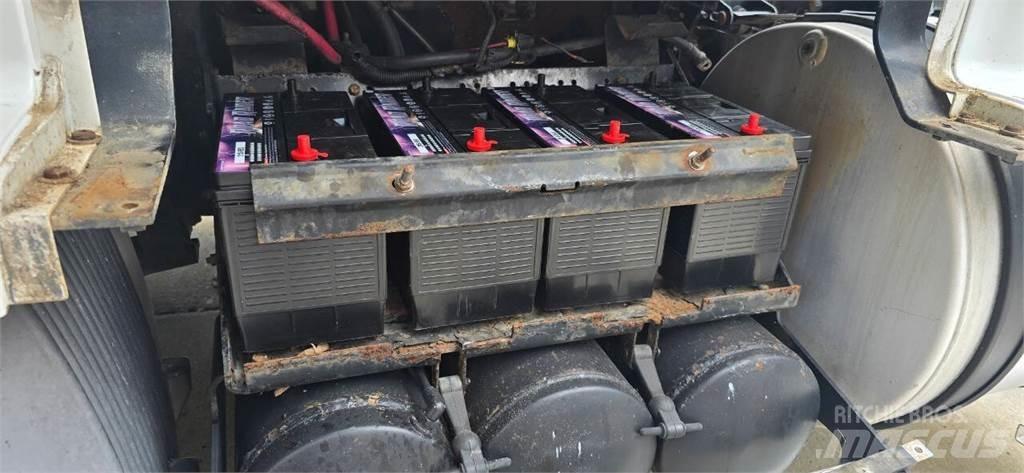 Volvo VNL Sonstige Baumaschinen